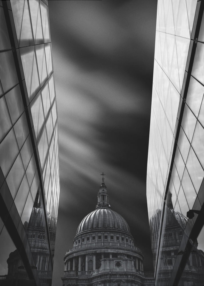 The St Paul's Cathedral in Reflection - Poster / Art Print