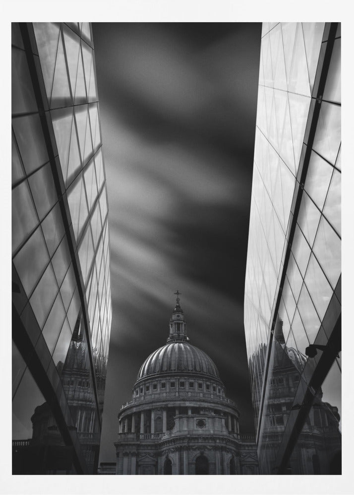 The St Paul's Cathedral in Reflection - Poster / Art Print