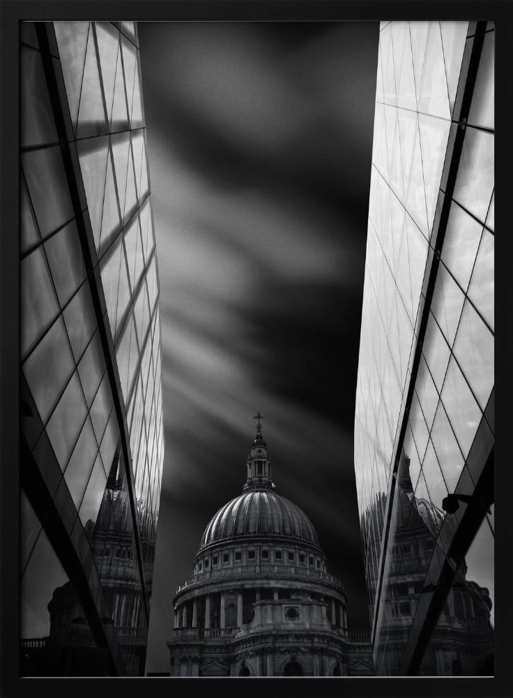 The St Paul's Cathedral in Reflection - Poster / Art Print